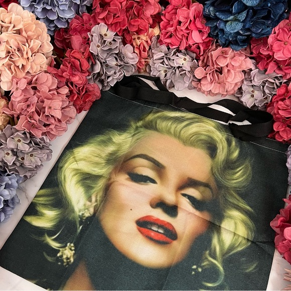 Eco-Friendly Iconic Marilyn Monroe Folding Tote Bag - Picture 9 of 15